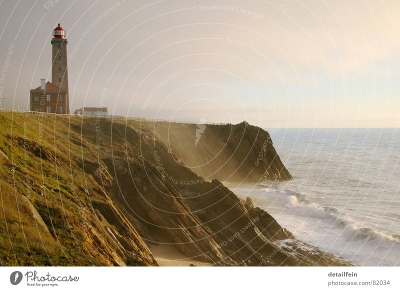 Leuchtturm Limonade Angeln Strand Meer Wellen Haus Sand Wasser Himmel Horizont Gras Wiese Felsen Küste See Schifffahrt grün Klippe zerspringen Brandung Angler