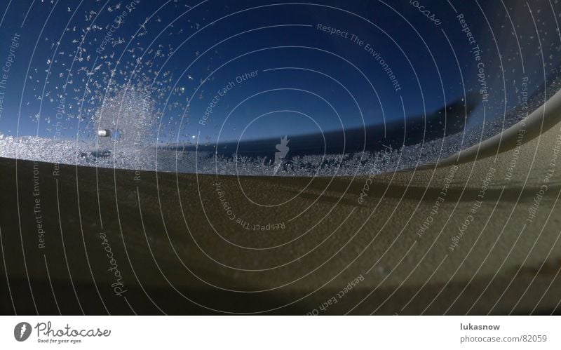 Eisig hoch Fenster Wand Flugzeug Schattenspiel Physik Sonnenlicht grau kalt leicht Ferien & Urlaub & Reisen Tragfläche Langeweile Fenstersims Fluggerät