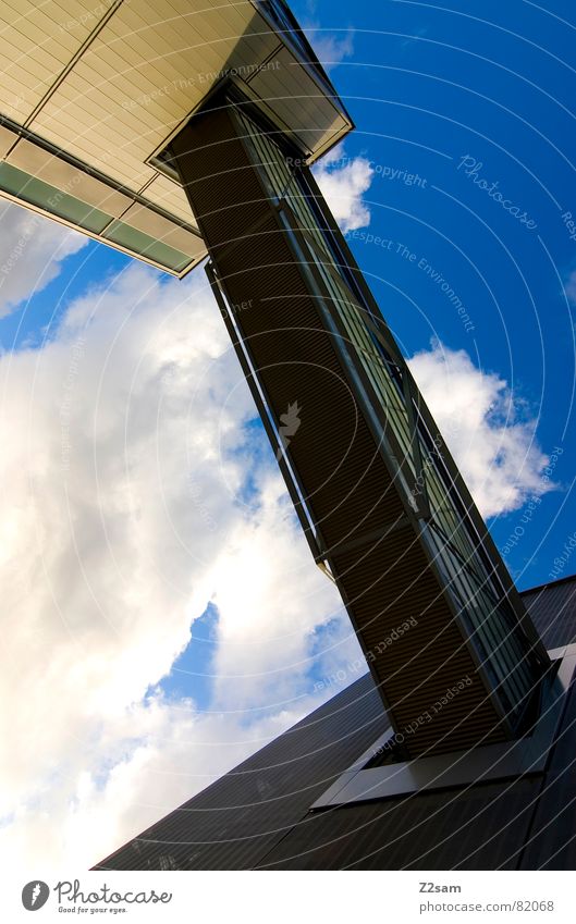 verbindung verbinden Gebäude Haus Wolken Metall gelb sehr wenige abstrakt Stil Himmel Geometrie modern Verbindung Brücke blau blue architecture sky clean