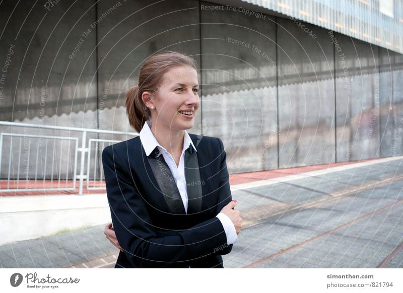 Business Woman Wirtschaft Industrie Güterverkehr & Logistik Kapitalwirtschaft Unternehmen Karriere Erfolg Sitzung sprechen Team Feierabend feminin 1 Mensch