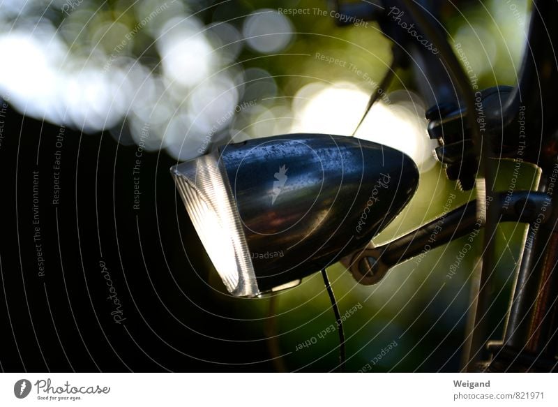 Let you light shine Fahrradfahren Verkehr Verkehrsmittel Fahrzeug Oldtimer alt leuchten Vorsicht Gelassenheit geduldig ruhig Licht Gegenlicht sommerlich Lampe