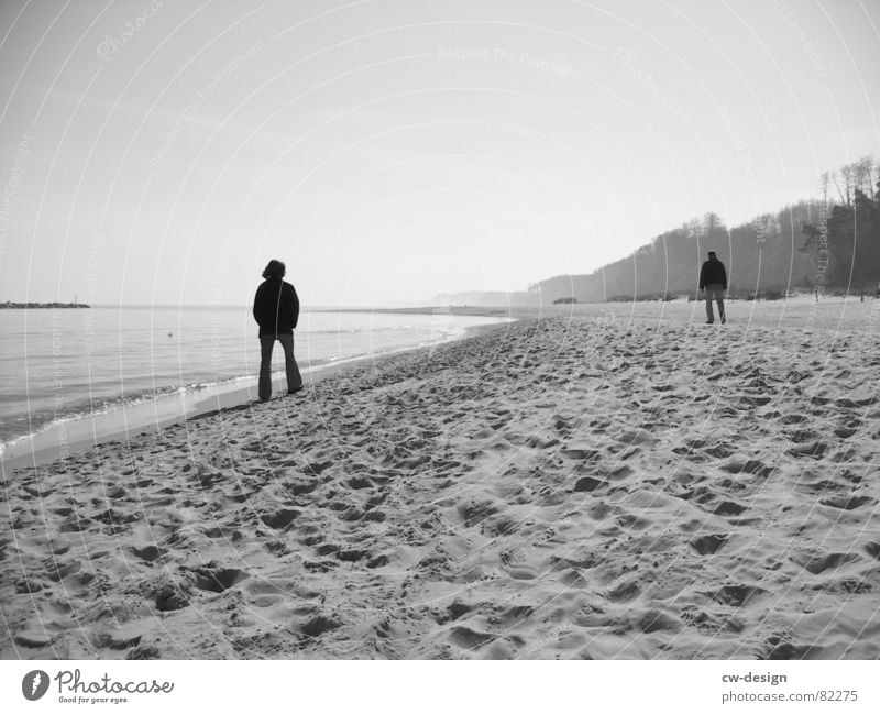 noch meer... Koserow Sommer Wellen Strand schwarz Gischt Anlegestelle Mole Luft Horizont Sonnenbad aquatisch hydrophil Streusand Schatten beige Wasser Ferne