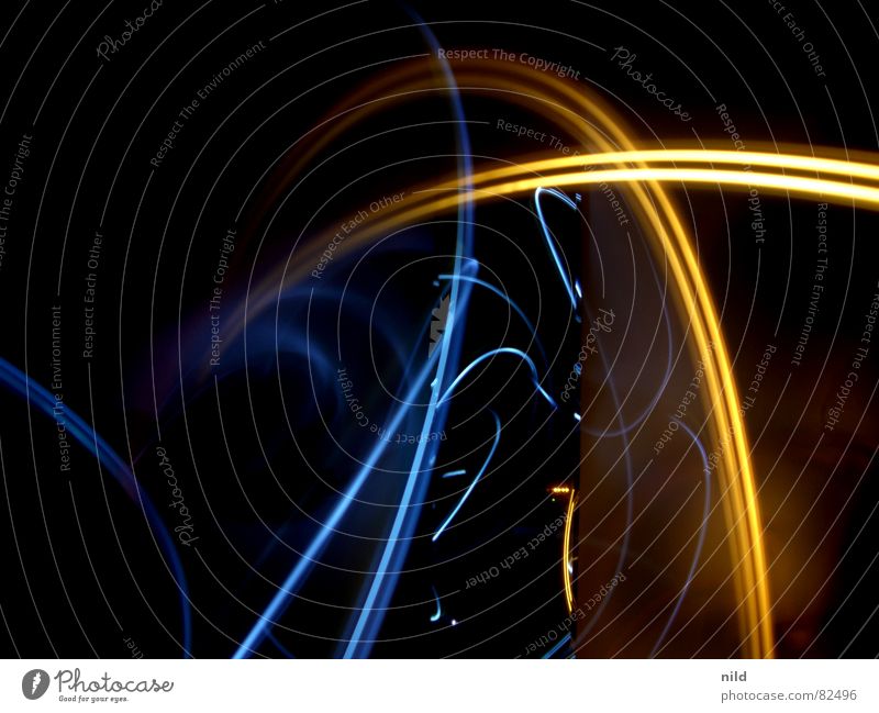 Langzeitlicht I blau-rot Hintergrundbild Langzeitbelichtung Licht Lichtspiel Spiegel schwarz abstrakt dunkel Laser Graffiti Wandmalereien spass am fotografieren