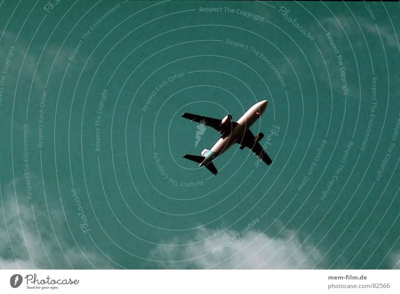 ikarus 2 Anziehungskraft Passagierflugzeug Flugzeug Wolken Ferien & Urlaub & Reisen Fluggerät Horizont Pilot Düsenflugzeug Kohlendioxid Klimawandel