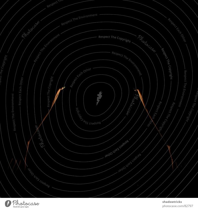 C'est moi! 2 schwarz dunkel Licht Strahlung grau Gegenlicht Hand ausgestreckt Selbstportrait Schwarzweißfoto Ich Schatten Energiewirtschaft Mensch Arme