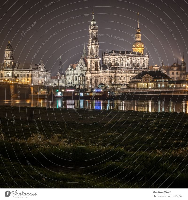 Dresden im Quadrat Sachsen Deutschland Europa Stadt Stadtzentrum Altstadt Sehenswürdigkeit Ferien & Urlaub & Reisen Nacht Beleuchtung Reflexion & Spiegelung