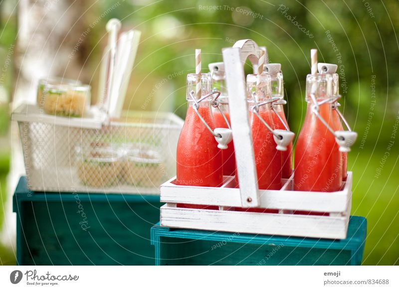 frisch & fruchtig Ernährung Picknick Getränk Erfrischungsgetränk Limonade Flasche Glas Trinkhalm lecker süß Farbfoto Außenaufnahme Menschenleer Tag