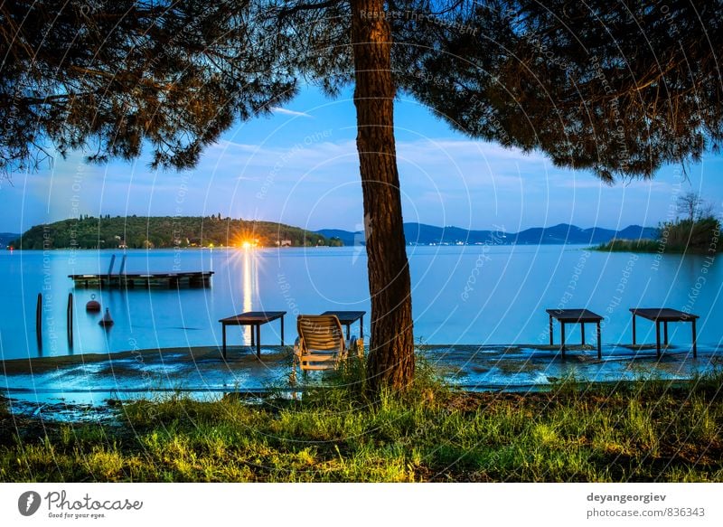 Morgens am Ufer eines Bergsees schön Ferien & Urlaub & Reisen Tourismus Sommer Sonne Berge u. Gebirge Umwelt Natur Landschaft Himmel Wolken Baum Park Wald