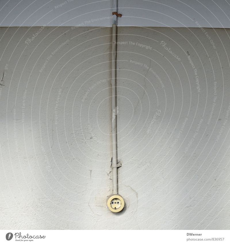 Leitung Häusliches Leben Wohnung Haus Hausbau Renovieren Umzug (Wohnungswechsel) Innenarchitektur Tapete Keller Dachboden Fabrik Mauer Wand Fassade alt grau