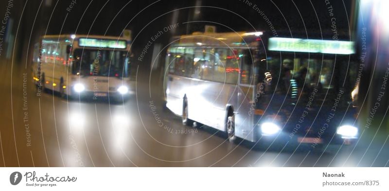 busrace2 Nacht Licht Reflexion & Spiegelung Bewegungsunschärfe Verkehr Bus Abend