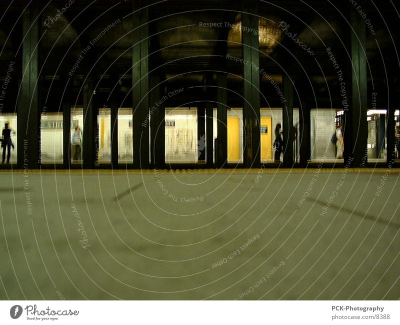 underground New York City U-Bahn London Underground Bahnsteig Station mta