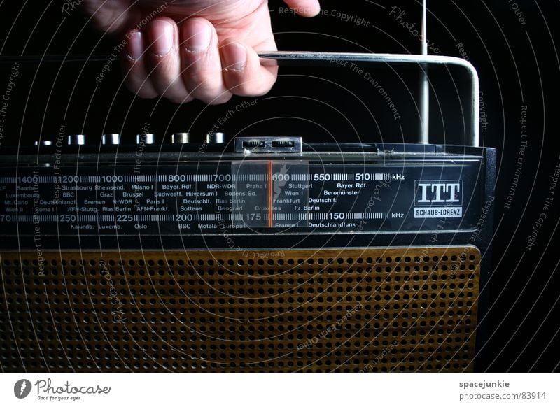 Old radio Antenne Rundfunksender Sender Hand Griff Nostalgie Radiogerät Rundfunksendung Funktechnik Information selbstgemacht Funkstörung Medien News