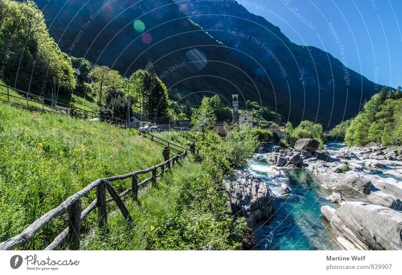 Lavertezzo Natur Landschaft Alpen Flussufer Verzasca-Tal Kanton Tessin Schweiz Europa Dorf Idylle Ferien & Urlaub & Reisen Farbfoto Außenaufnahme Menschenleer