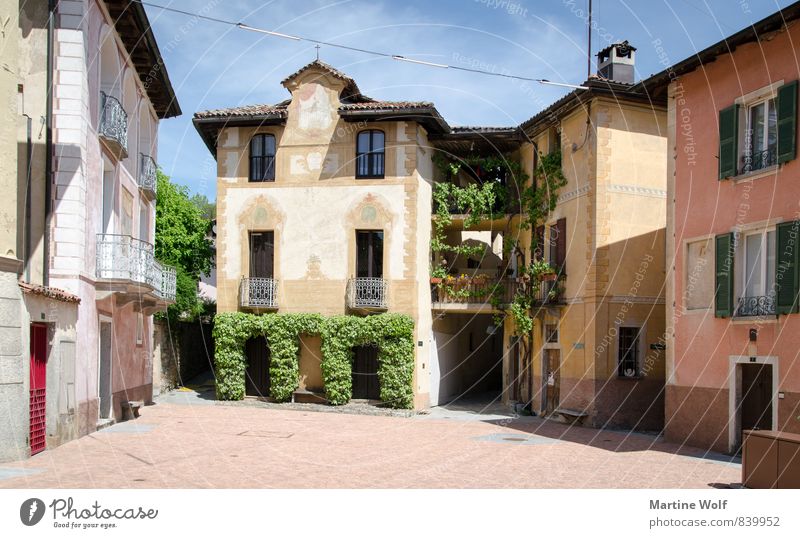 Carona Kanton Tessin Schweiz Europa Dorf Haus Ferien & Urlaub & Reisen Farbfoto Außenaufnahme Menschenleer Tag