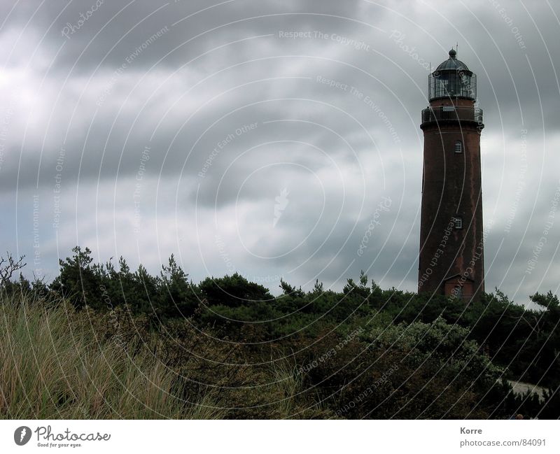 Die Ruhe vor... Farbfoto Außenaufnahme Menschenleer Textfreiraum links Textfreiraum oben Textfreiraum Mitte Tag Totale Strand Himmel Wolken Unwetter Wind Küste