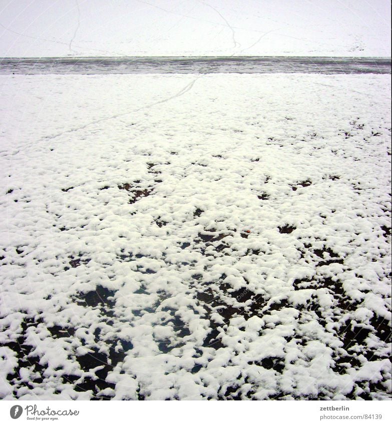 Winter Winterdienst Neuschnee Schneedecke Rutschgefahr Streusand Streusalz Eischnee Schneeschmelze Verkehrswege fräulein smilla vor Gericht gehen Wege & Pfade