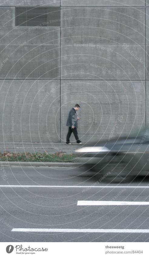 depressiv desolat elend negativ Trauer trist trüb grau Beton geschlossen Einsamkeit einzeln separat sortieren vereinzelt fremd Flucht gemieden gottverlassen