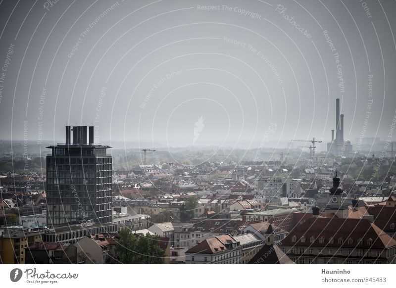 München um 15.47 Uhr Ferien & Urlaub & Reisen Ausflug Luft Frühling Schönes Wetter Baum Bayern Hauptstadt Stadtzentrum bevölkert Haus Hochhaus Kirche