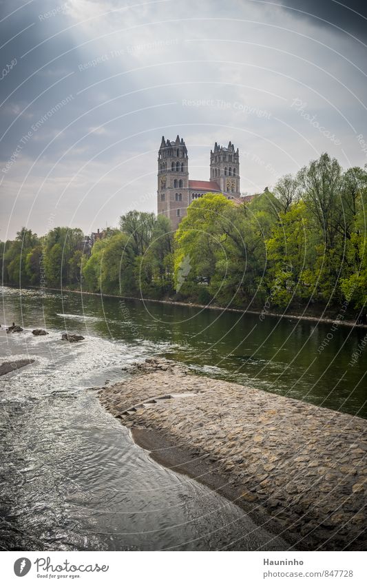 Kirche am Fluss Ferien & Urlaub & Reisen Tourismus Sightseeing Umwelt Natur Wasser Himmel Frühling Schönes Wetter Baum Park Isar München Stadt Bauwerk Kirchturm