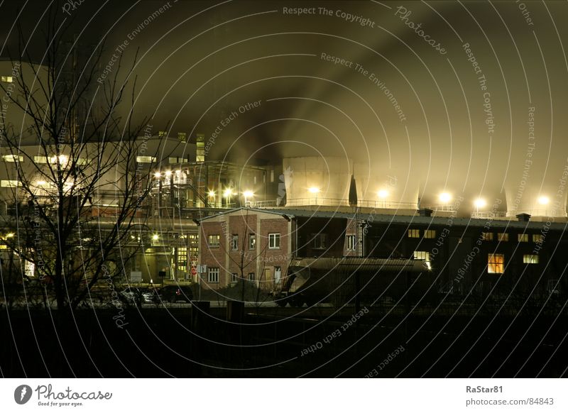 Der Rauch dunkel schlechtes Wetter Nacht HDR Lampe Industrie Wasserdampf Nebel Industriebetrieb Architektur Langzeitbelichtung Licht wagon industrieland