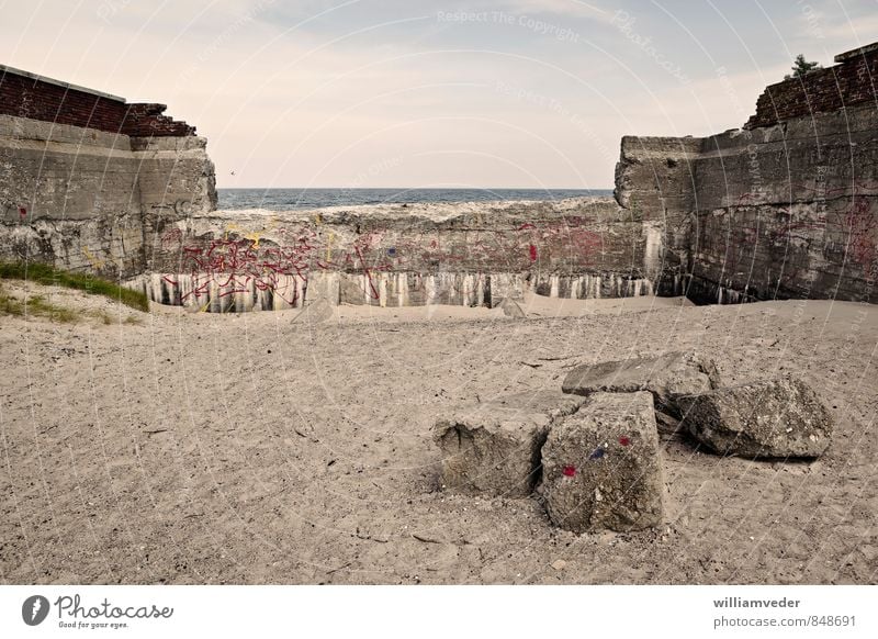 Verfallene Mauer von Prora, Ostsee Gesundheit Ferien & Urlaub & Reisen Tourismus Ausflug Abenteuer Sightseeing Expedition Himmel Meer Menschenleer Architektur