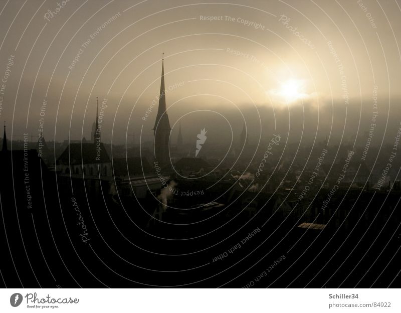 Die Stadt der Träumer fantastisch Gegenlicht Nebel Licht Abend Sonnenuntergang Sonnenaufgang Morgen spät verschlafen träumen Schweiz Märchen schön geheimnisvoll