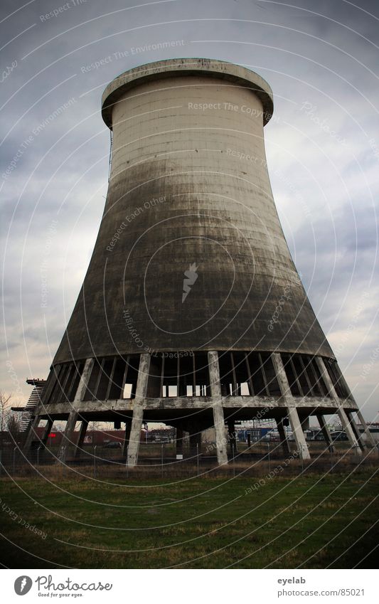 B.Uhse Monument (P.S.d.I. Lektion 3) Schmelzofen Gießerei Stahlwerker stilllegen Schadstoff Macht Größenwahn Herbst grau Physik Arbeit & Erwerbstätigkeit