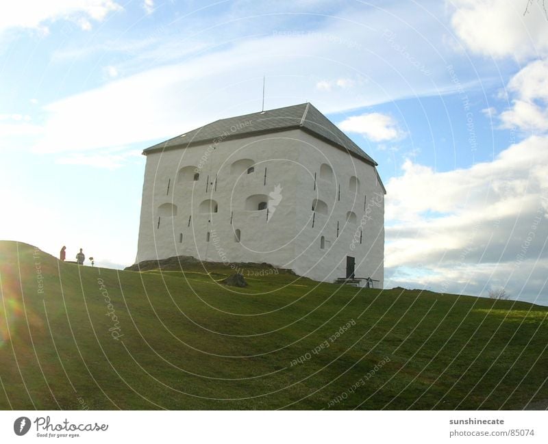 norwegian castle Festung Gras Sonne Ferien & Urlaub & Reisen Norwegen kalt Physik mehrfarbig schön Sportrasen Norden Grasnarbe grün Grünfläche frisch Wiese