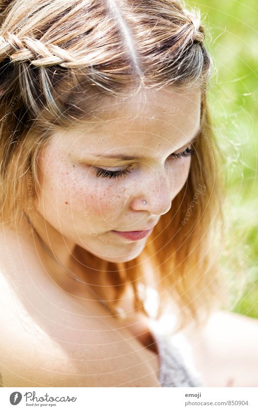 golden feminin Junge Frau Jugendliche Gesicht 1 Mensch 18-30 Jahre Erwachsene Sonnenlicht Schönes Wetter schön natürlich Farbfoto Außenaufnahme Nahaufnahme Tag