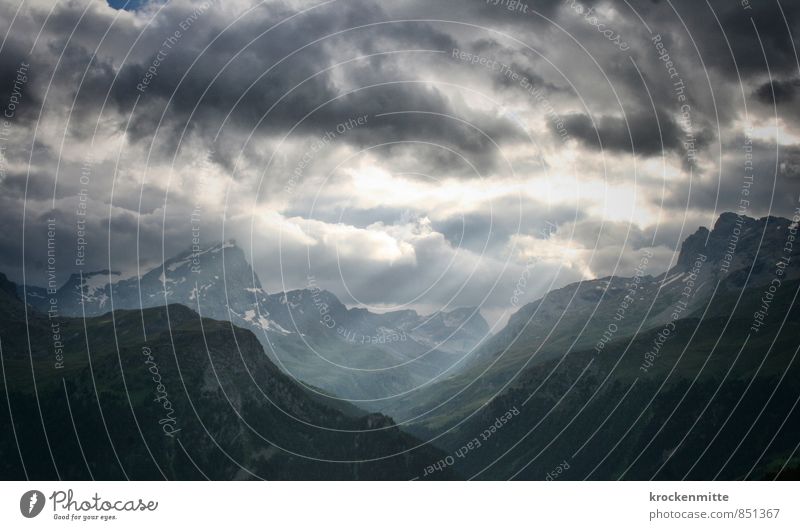 Lichtflut Berge u. Gebirge wandern Umwelt Natur Landschaft Urelemente Himmel Wolken Gewitterwolken Horizont Sonne Klima schlechtes Wetter Unwetter Wind Sturm