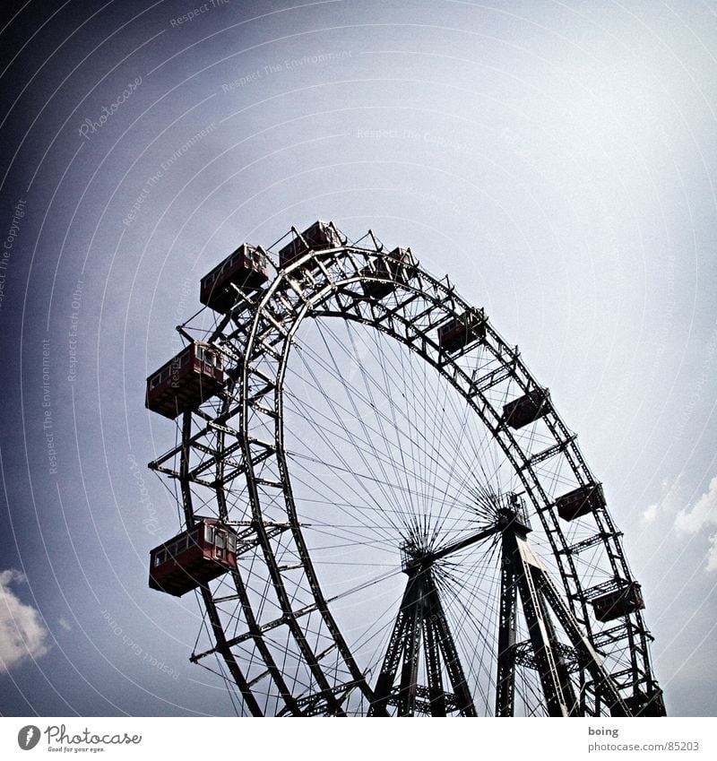 Schenny’s Wheel (of Fortune) and the congenial Third Man Koloss Rad Riesenrad Jahrmarkt Vergnügungspark drehen Kreis Himmel Freizeit & Hobby Wien Ausflug