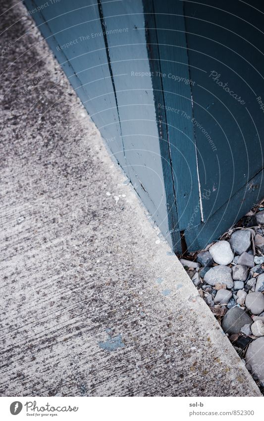 crnr Stadt Mauer Wand Straße Wege & Pfade alt eckig einfach grau Ecke Holzwand Stein Kieselsteine Fußweg Saum Farbfoto Außenaufnahme Nahaufnahme