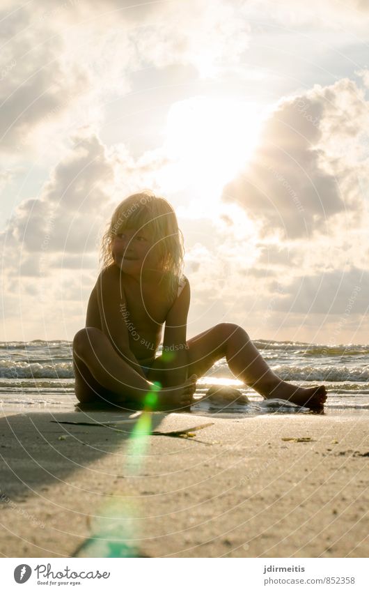 Abend am Strand Freizeit & Hobby Spielen Ferien & Urlaub & Reisen Sommer Sommerurlaub Meer Mensch feminin Kind 1 3-8 Jahre Kindheit Sand Wasser Himmel Wolken