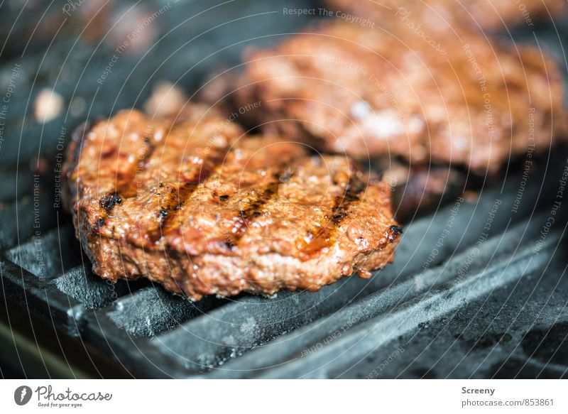 Grillsaison ist noch... Lebensmittel Fleisch Ernährung Grillen Sommer heiß lecker braun Appetit & Hunger genießen Farbfoto Detailaufnahme Menschenleer Tag