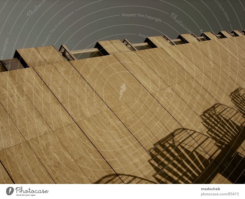 PERSPECTIVE OF SICKNESS Mauer Backstein Muster penibel aufwärts abwärts Niederlande sehr wenige Notausgang falsch Orientierung orientierungslos wohin Neigung