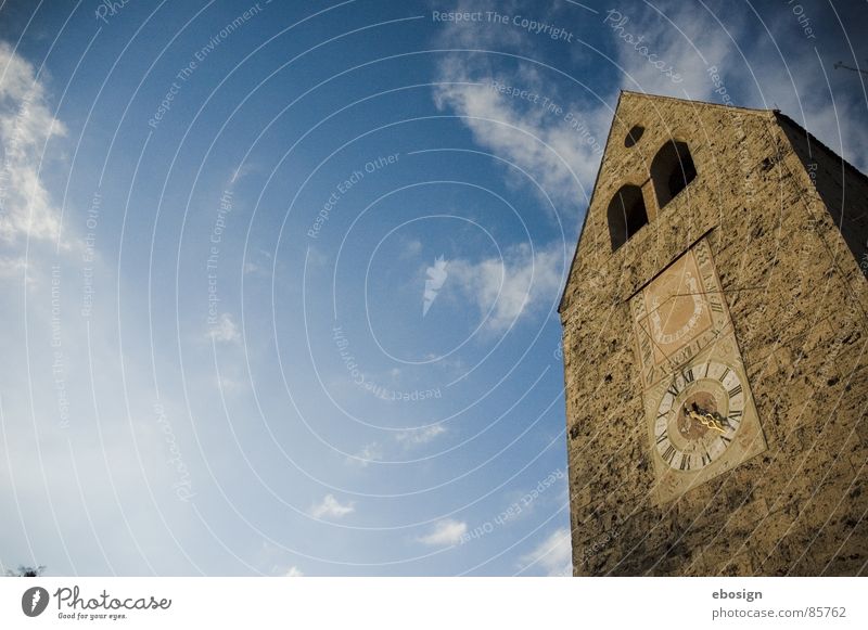 zum himmel Uhrenzeiger Haus Unbeschwertheit luftig leicht Religion & Glaube Götter Sonnenuhr Sommer historisch hell-blau Luft Christentum Gotteshäuser Himmel