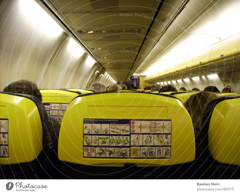 im Flugzeug Luft Passagier Düsenflugzeug Luftverkehr Fluggerät Passagierflugzeug Flughafen sicherheitshinweis safety information ryanair boeing 737