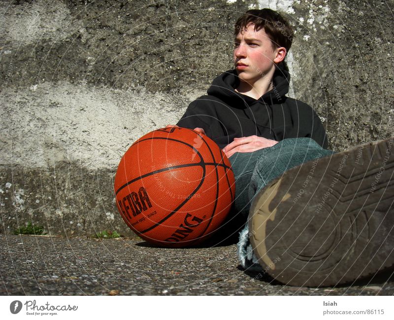 auch mal nach anderem ausschau halten. Spalding Trauer untergehen Denken dunkel Ballsport Basketball