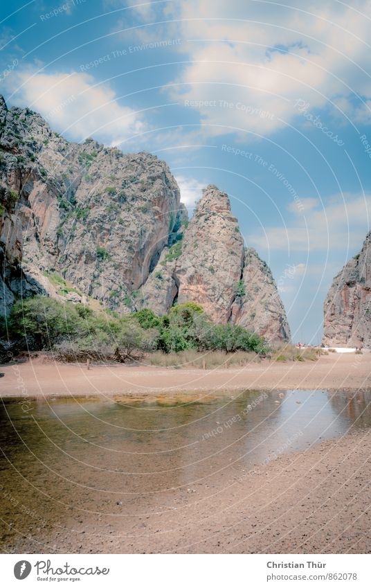 Schlucht die in das Meer führt / Torrent de Pareis Schwimmen & Baden Ferien & Urlaub & Reisen Tourismus Ausflug Abenteuer Ferne Sightseeing Sommer Sommerurlaub