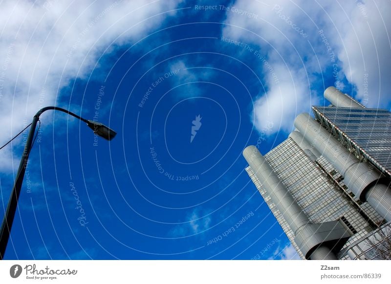 gegenüberstellung II Gegenüberstellung links rechts Richtung Himmelsrichtung Haus Futurismus Stil Architektur Gesprächspartner zeigen modern sky clouds blue