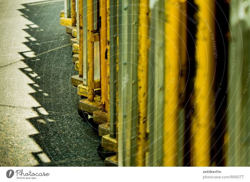 Transport Karre Schubkarre Güterverkehr & Logistik Transporter Lastenfahrrad Transportfahrzeug Verkehrswege Post Versand Handel Lager Versandhandel Kasten