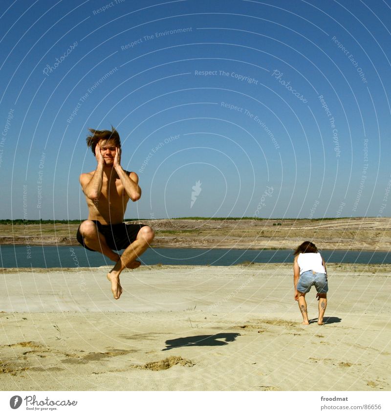 floating schneider Schneidersitz Sommer Physik dumm Schweben Quadrat fliegen lustig Bergbau Wärme Schwimmen & Baden Schatten Himmel affig Rücken Wasser