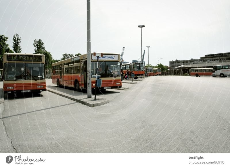 mediterranean homesick blues Rijeka Bushaltestelle Teer Asphalt Fahrzeug fahren unterwegs Süden Heimweh Fernweh Einsamkeit Stadt verloren Bahnhof driveway