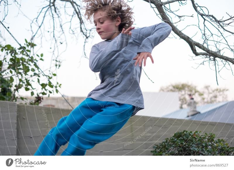 273 [jump!] sportlich Fitness Leben Freizeit & Hobby Spielen Kinderspiel Häusliches Leben Garten Sport-Training Trampolin Junge Kindheit 1 Mensch 8-13 Jahre