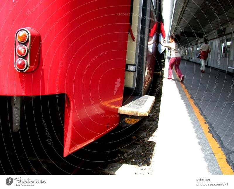 bitte einsteigen U-Bahn Eisenbahn fahren Verkehrsmittel Kind Elektrisches Gerät Technik & Technologie Bewegung