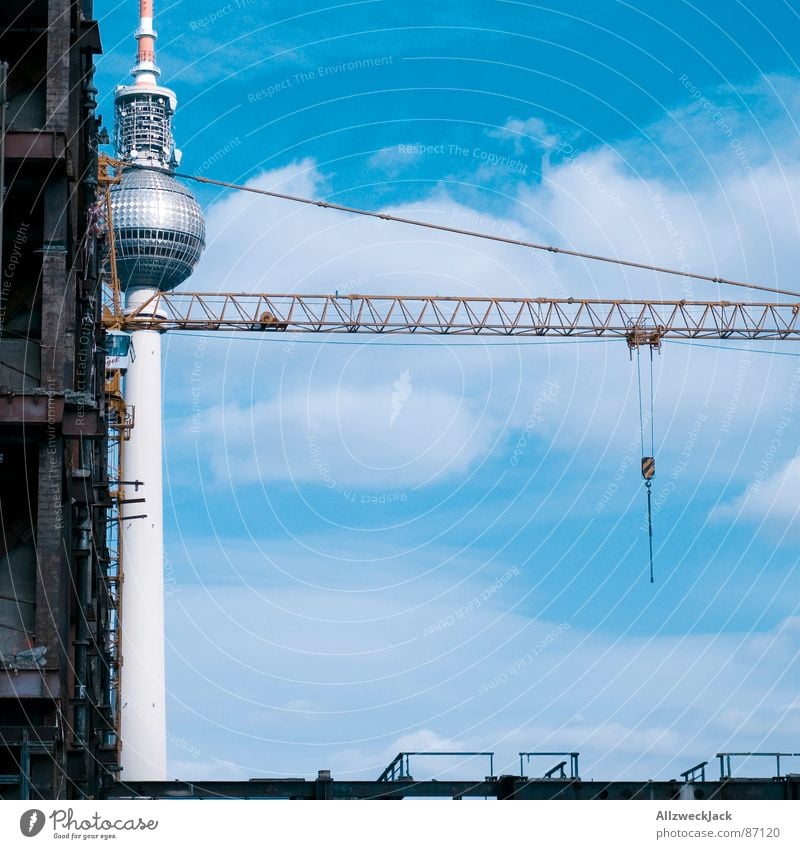 Berliner Kransehturm Lastenaufzug Fernsehsender Ausleger Fernsehen Antenne Medien Funktechnik Deutsche Telekom Zerreißen Haken Umbauen Palast der Republik