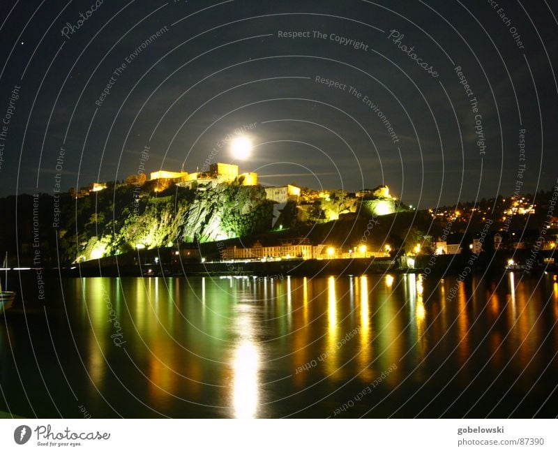 Ehrenbreitstein bei Nacht Koblenz Deutschland Rheinland-Pfalz Belichtung lang Licht Armee Denkmal schimmern Mosel (Weinbaugebiet) Elektrizität Lichtbrechung