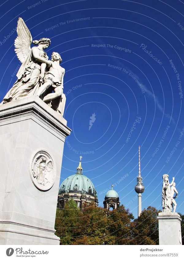 steinige Liebe Lustgarten Bla Skulptur Gotteshäuser Statue historisch Engel Berlin Himmel alex Stein Dom