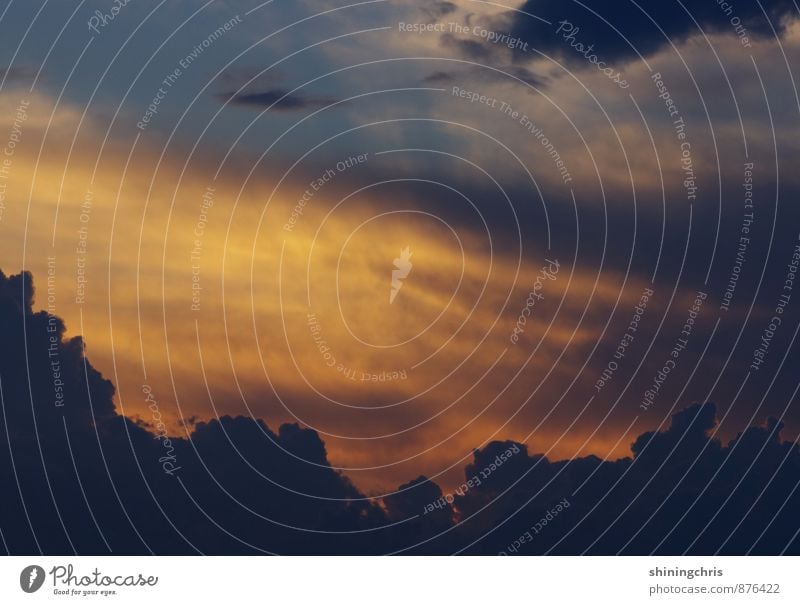 dämmern. Natur Luft Himmel Wolken Sonnenaufgang Sonnenuntergang Sommer Herbst Wetter dunkel gigantisch blau orange Macht Ende Gedeckte Farben mehrfarbig