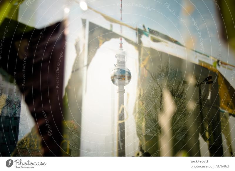 Plakat Aktion Hauptstadt Wahrzeichen Berliner Fernsehturm Stimmung Mittelstand kaputt Sinnestäuschung mehrschichtig Fetzen Durchblick Gedeckte Farben